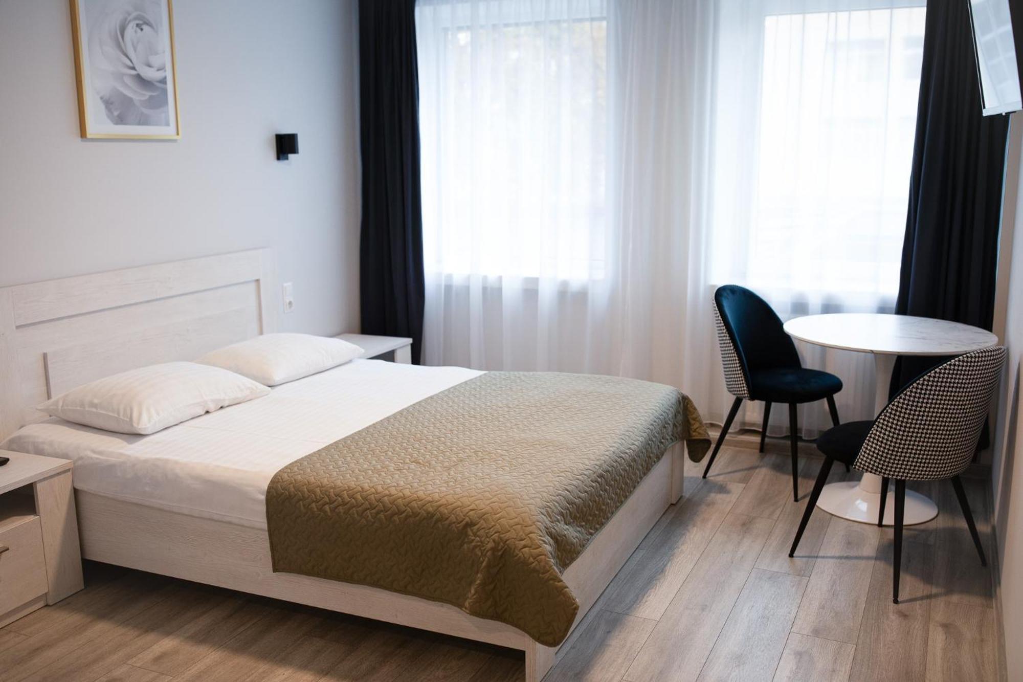 Dzukija Hotel アリートゥス エクステリア 写真